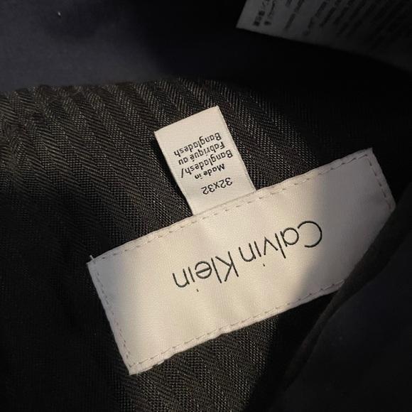Men’s Calvin Klein dress pants - Picture 3 of 5